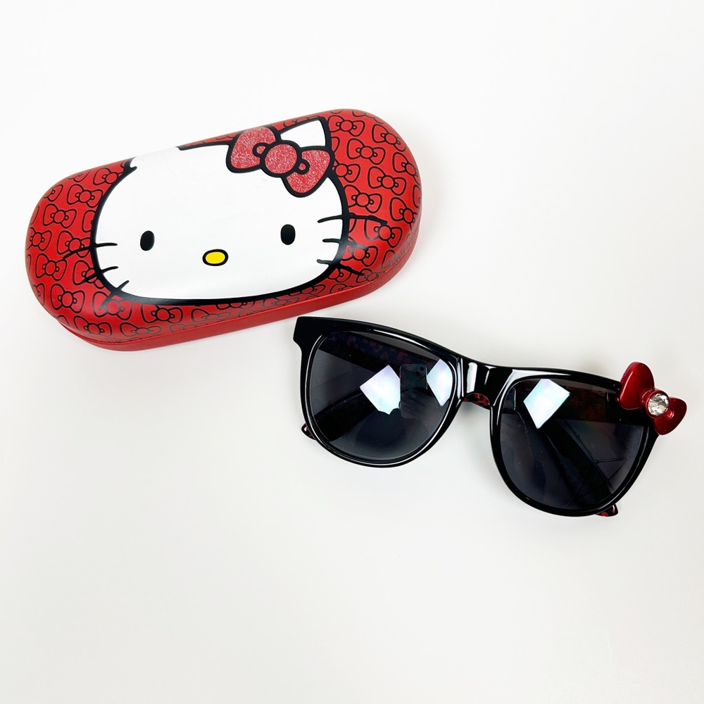 Hello Kitty Sunglasses with Case